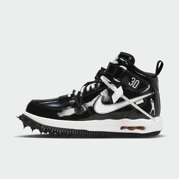 Rasheed Wallace Receives an Off-White x Nike Air Force 1 Mid